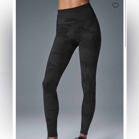 Alo Yoga High-Waist Camo Vapor Legging Size Small - Black Camo